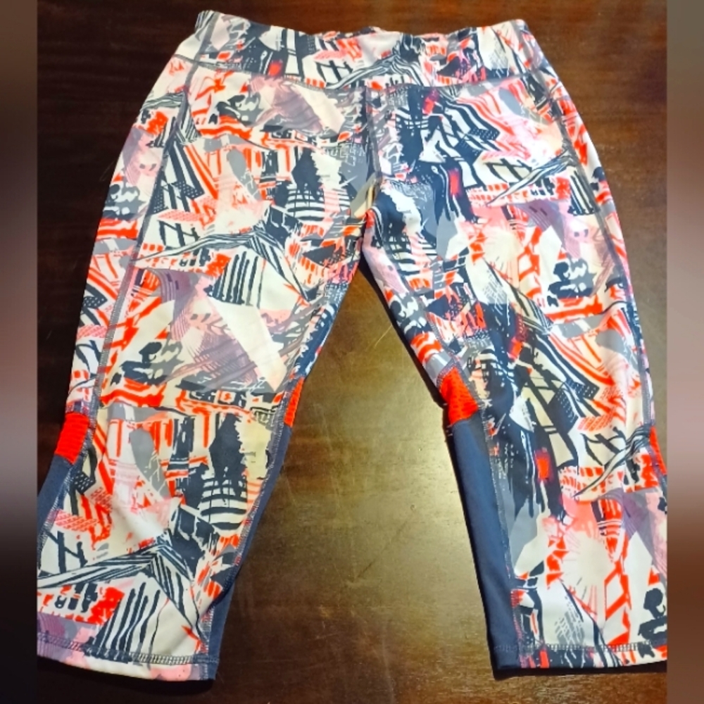 Danskin Now performance capris